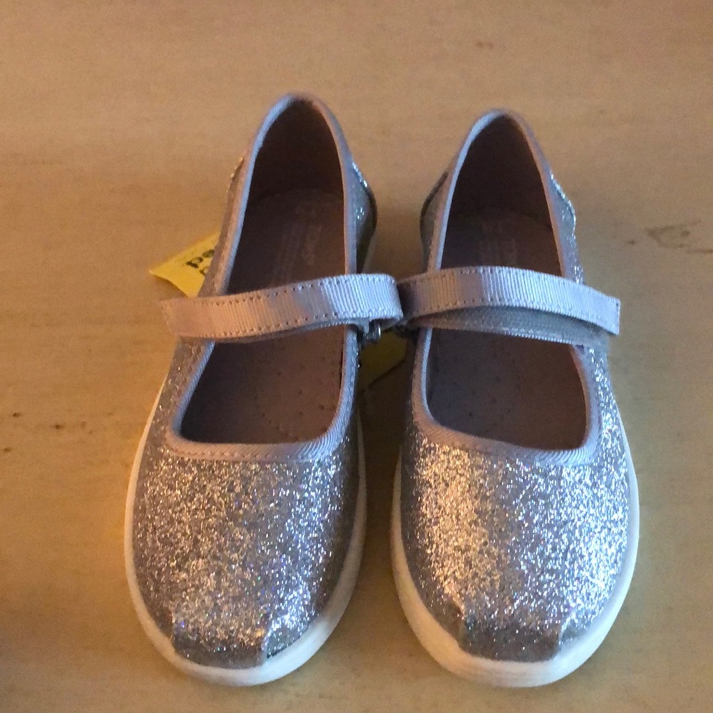 New with tags Toms silver glitter sneaker